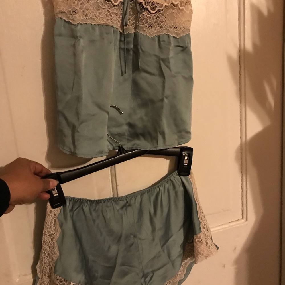 NWT 2 pcs. Victoria Secret lingerie - Picture 13 of 15